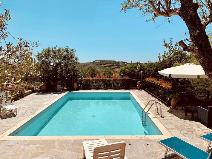 Villa für 4 Personen, mit Garten und Ausblick sowie Pool, mit Haustier - 1