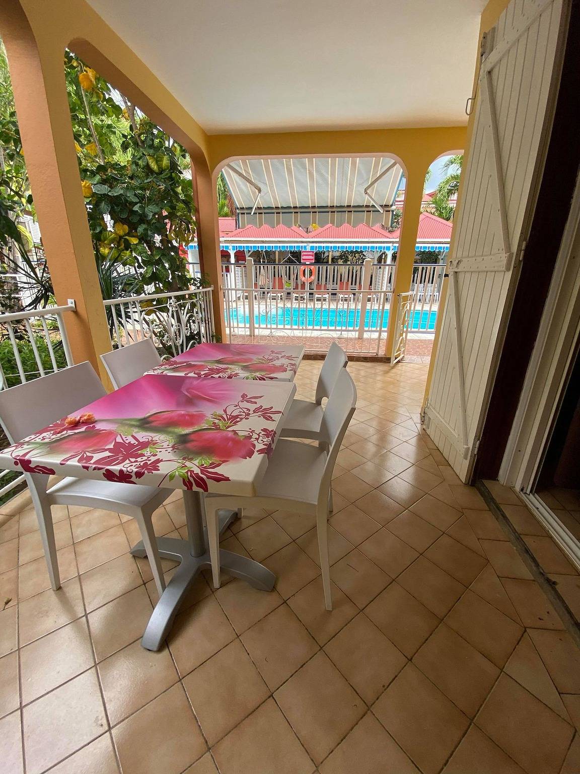 Ganze Wohnung, Charmante Wohnung mit Gemeinschaftspool in Pointe-Noire - 36m² in Pointe-Noire, Guadeloupe
