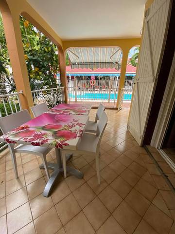 Gîte pour 5 personnes, avec piscine et terrasse à Pointe-Noire