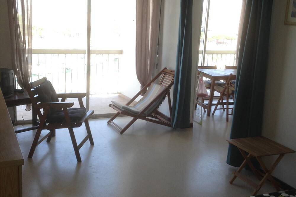 Appartement entier, Appartement T 2  47 m2 vue sur le port dans résidence avec piscine et tennis in Carnon-Plage, Mauguio