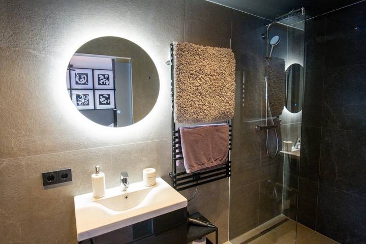 Ganze Ferienwohnung, Doppelzimmer 5:  Dusche oder Bad, Wc - Sommer in Lechtaler Alpen, Sankt Anton am Arlberg