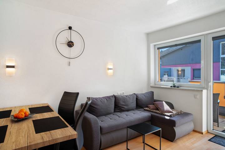 Ganze Wohnung, 'Apart Annabell' Ferienwohnung mit Bergblick, privater Terrasse und Wi-Fi in Habichen, Oetz