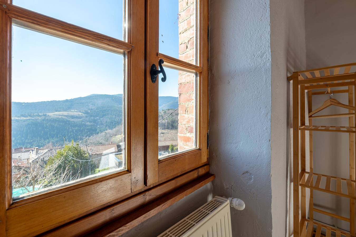 Maison d’hôtes « La Chastanha - Chambre 2 » avec vue sur la montagne in Saint-Symphorien-de-Mahun, Région de Tournon-sur-Rhône