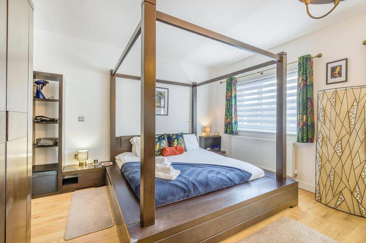 5 Bed in Kidwelly oc-d39069 in Kidwelly, Carmarthenshire