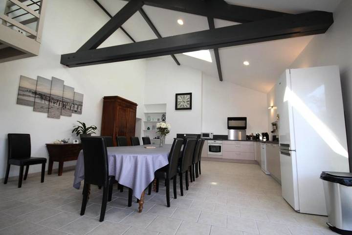 Location de vacances pour 18 personnes, avec vue et jardin dans Jugy - 3