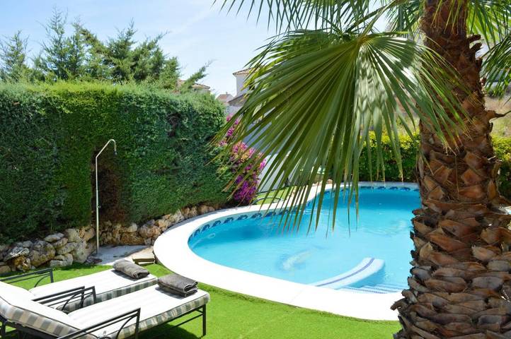 Casa rural para 8 personas, con piscina además de jardín y vistas, Se admiten mascotas en Casares - 2