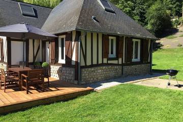 Location de vacances pour 5 personnes, avec terrasse et jardin à Fiquefleur-Équainville