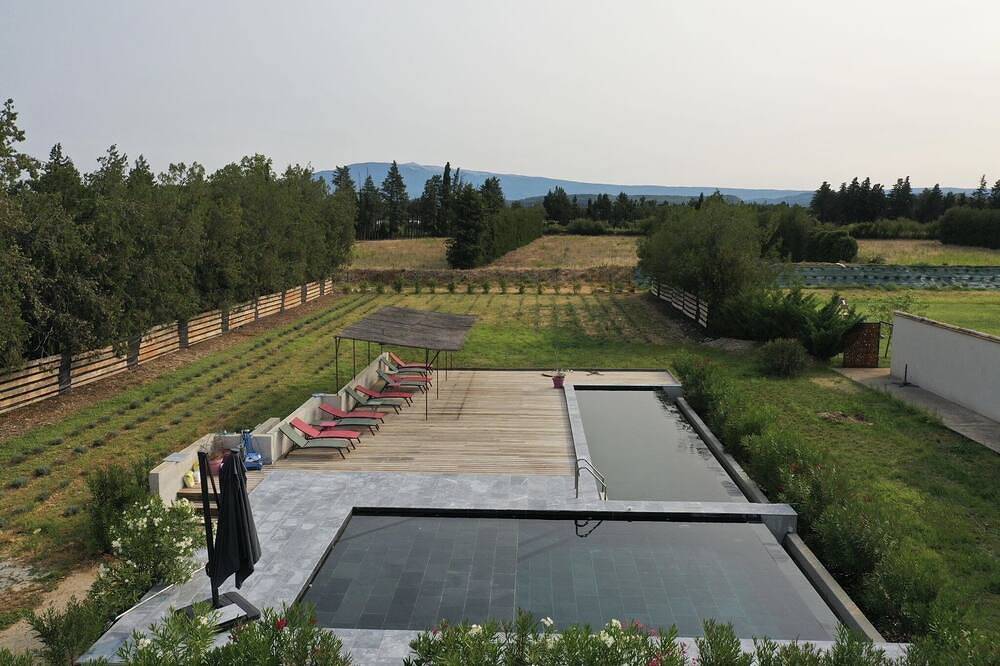 Appartement entier, Appartement Coquelicot avec terrasse jardin et piscines 6 personnes in Pernes-les-Fontaines, Vaucluse