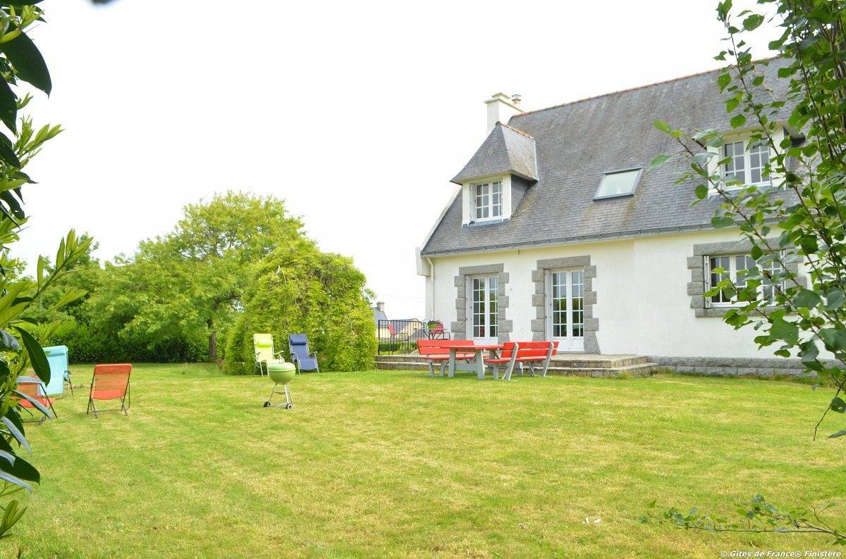 La petite Angèle in Pouldergat, Quimper und Umgebung