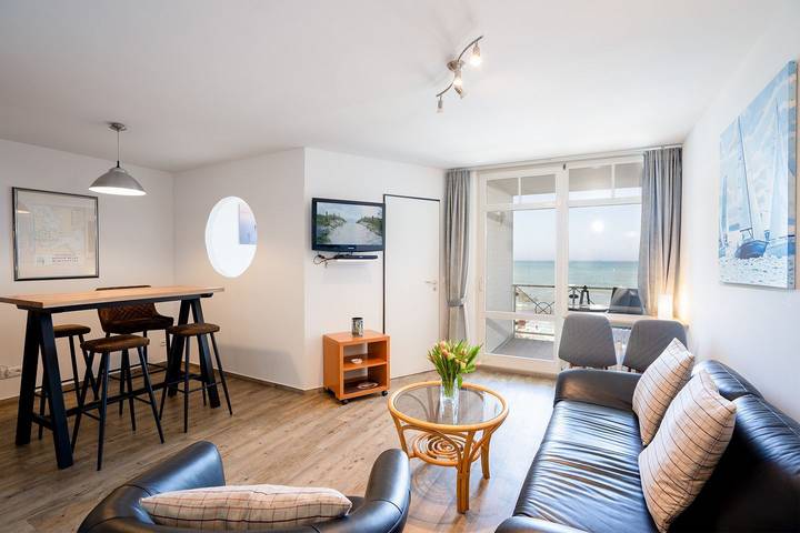 Ferienwohnung für 3 Personen, mit Balkon und Sauna sowie Seeblick in Niendorf