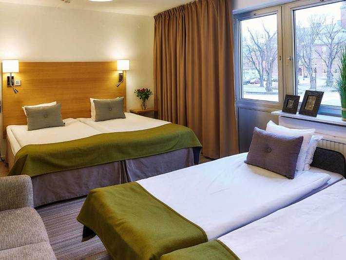 Hotel für 5 Personen, mit Terrasse und Whirlpool sowie Sauna und Ausblick in Nässjö - 2