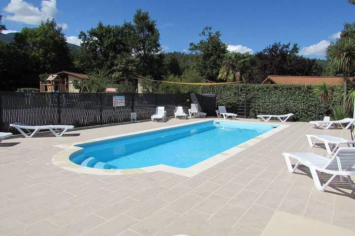 Club vacances pour 4 personnes, avec Terrasse et Jardin dans les Pyrénées