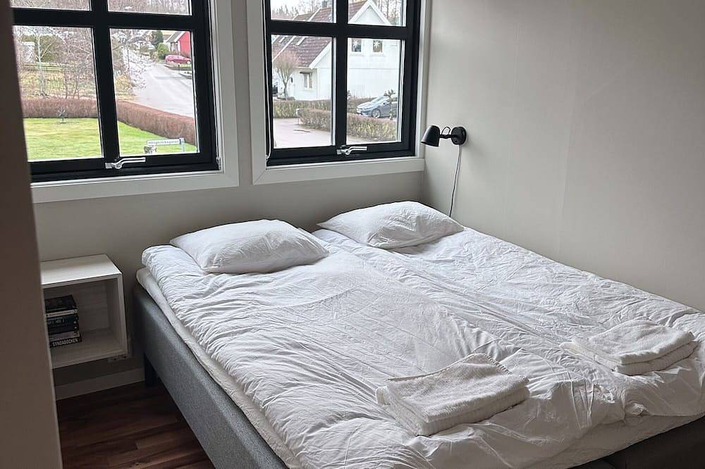 Cozy apartment in own house with terrace near Lassalyckan in Ulricehamn, Västergötland