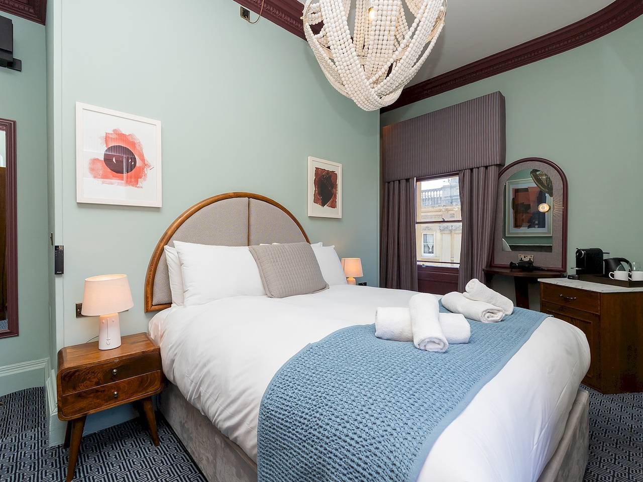 Entire apartment, Pass the Keys | King Room in superb Central Bath Location in Bath, Bath & North East Somerset