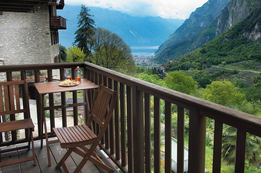 Ganze Wohnung, San Lorenzo Apartment Tenno in Tenno, Gardasee-Berge