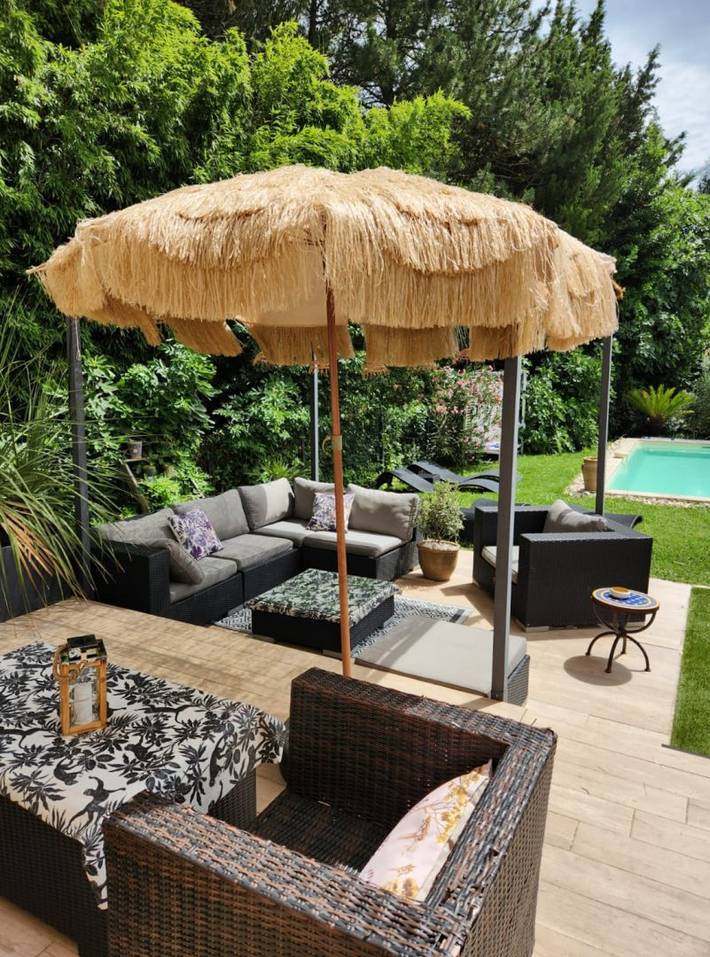 Villa pour 8 personnes, avec terrasse ainsi que jardin et piscine - 1