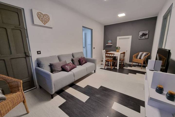 Entire apartment, 21A01 Apartment Cabañaquinta in Cabanaquinta, Aller