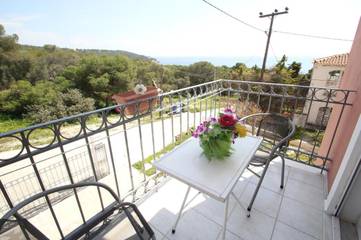 Maison d’hôte pour 2 personnes, avec jardin dans Égine