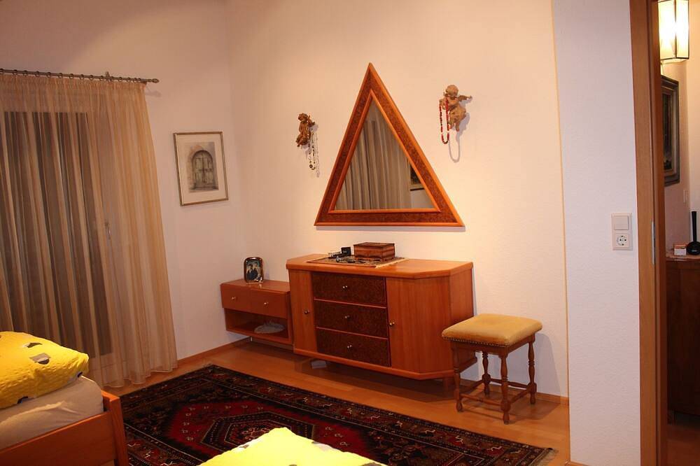 Haus am Sonnberg mit Sauna -freistehendes Nichtraucher-Komforthaus bis 8 Pers. in Auggen, Südschwarzwald