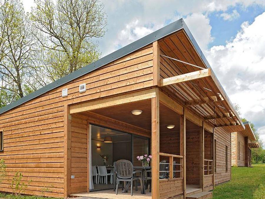 Village Vacances Bel-Air Village Les Demeures du Lac - Mobilheim 4 personen - Cottage Premium 2 Zi 4 Personen Anreise Samstag in Saint-Rémy-sur-Durolle, Regionaler Naturpark Livradois-Forez