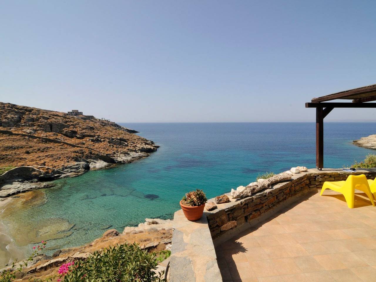 Ganze Wohnung, Luxuriöse, ruhige Wohnung direkt am Meer - Privatstrand in Kea