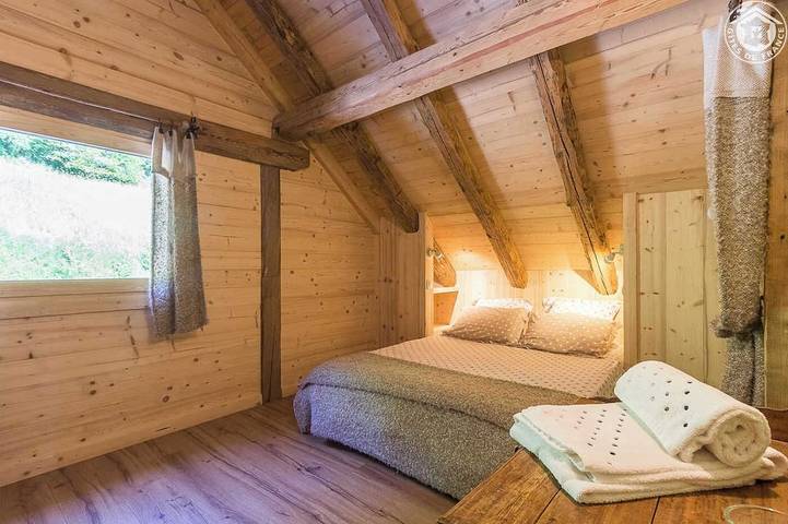 Location de vacances pour 10 personnes, avec terrasse ainsi que sauna et jardin à Queige - 4