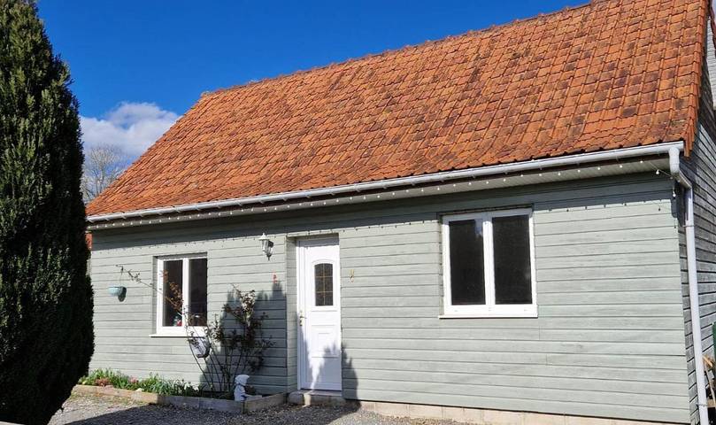 Cottage pour 2 personnes, avec jardin ainsi que terrasse et jacuzzi à Embry