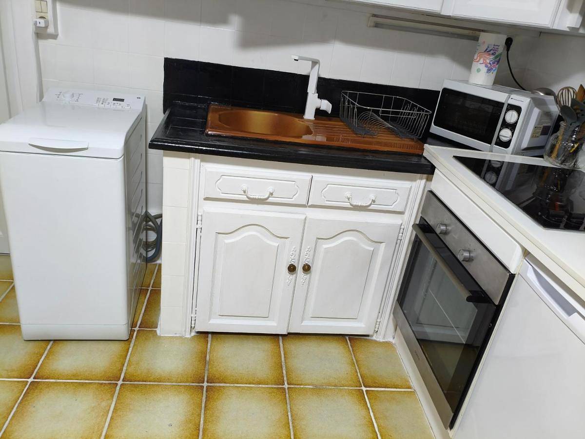 Appartement entier, One-Bedroom Apartment in L'Escarène, Côte méditerranéenne (France)