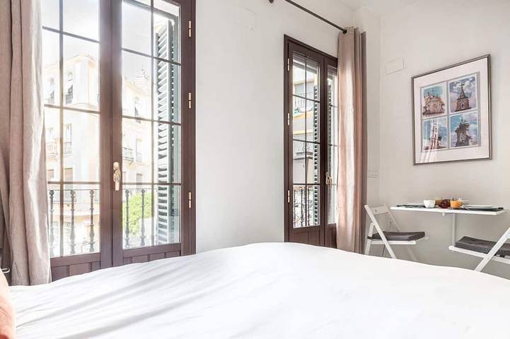 Entire apartment, Nice studio at feria street in Casco Antiguo, Sevilla