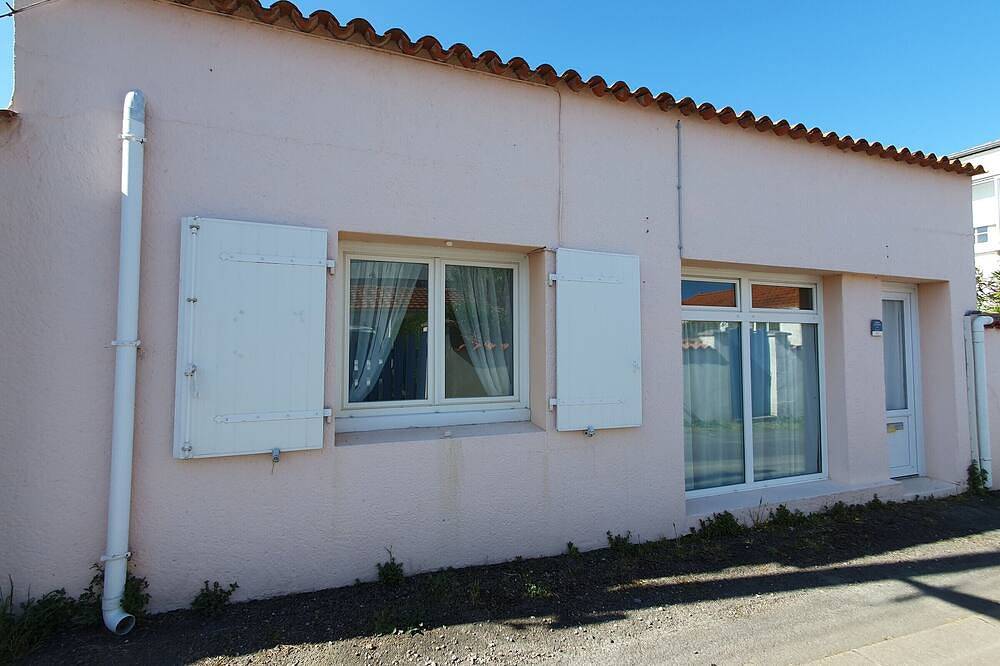 Entire apartment, Cozy Studio Near Beach, Center & Port for 2 in L'Aiguillon-sur-Mer, Fontenay-le-Comte