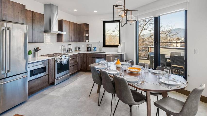 Vacation rental for 8 people, with hot tub and balcony in Whitefish