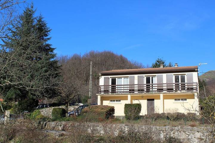 Location de vacances pour 6 personnes, avec Balcon et Jardin à Barnas