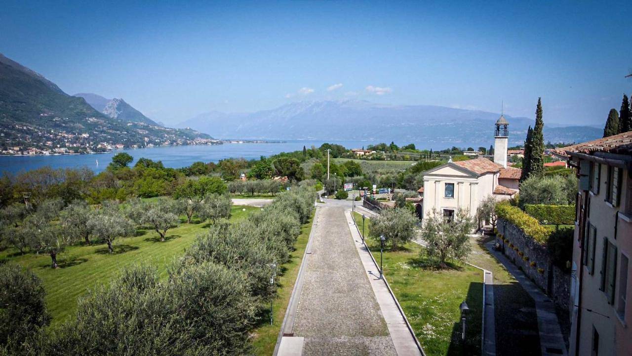 Double Room in San Felice del Benaco, Prealpi Gardesane