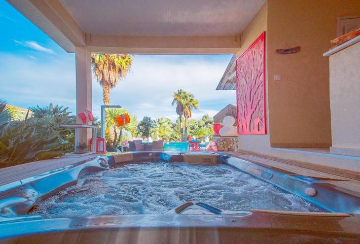 Chambre d’hôte pour 2 personnes, avec Jacuzzi et Terrasse ainsi que Jardin et Piscine à Perpignan