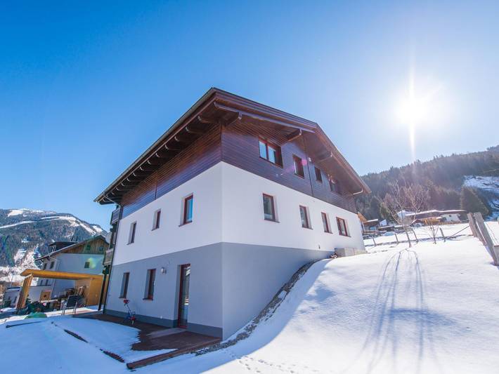 Ferienwohnung für 22 Personen, mit Balkon und Garten in Rauris
