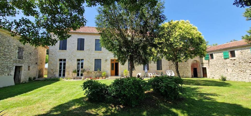 Maison d’hôte pour 2 personnes, avec vue et piscine ainsi que jardin et terrasse à Condom