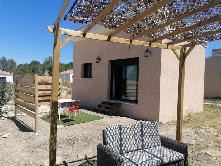 Gîte pour 2 personnes, avec jacuzzi et piscine ainsi que jardin et sauna à Crespian