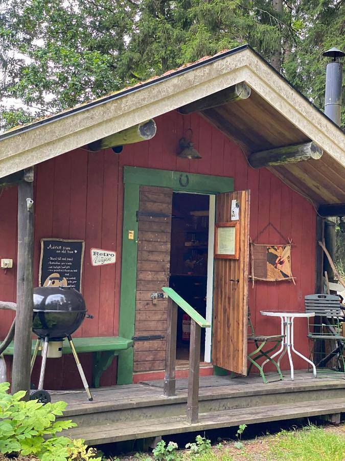 Lodge för 6 Personer, med trädgård samt terass och utsikt i Lerum