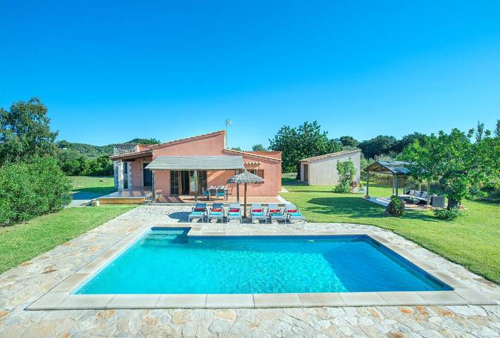 Villa pour 6 personnes, avec jardin et terrasse dans Pollença