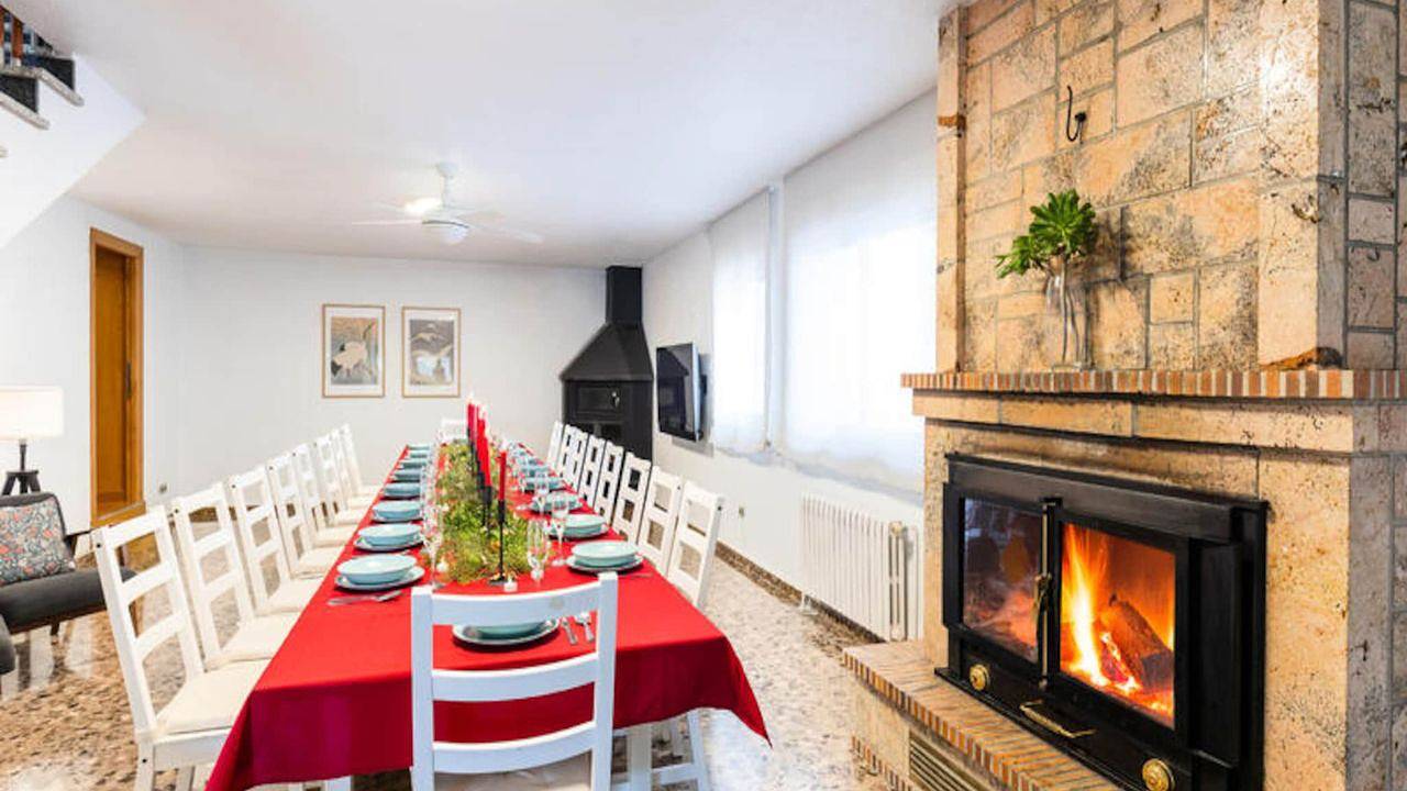 Apartamento vacacional entero, Acogedor refugio con aparcamiento, piscina, TV y jardín in Molina de Segura, Interior de Murcia