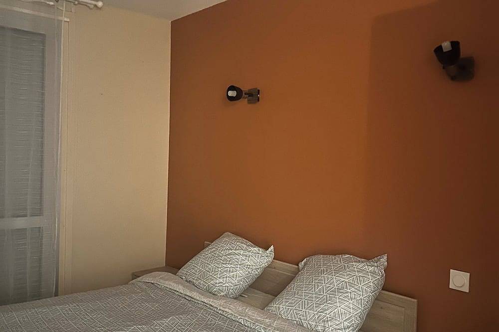 Entire apartment, Konos Suites : Apartment Puy-En-Velay in Le Puy-en-Velay, Haute-Loire