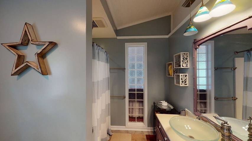 Vacation rental for 10 people, with yard and terrace in Jekyll Island