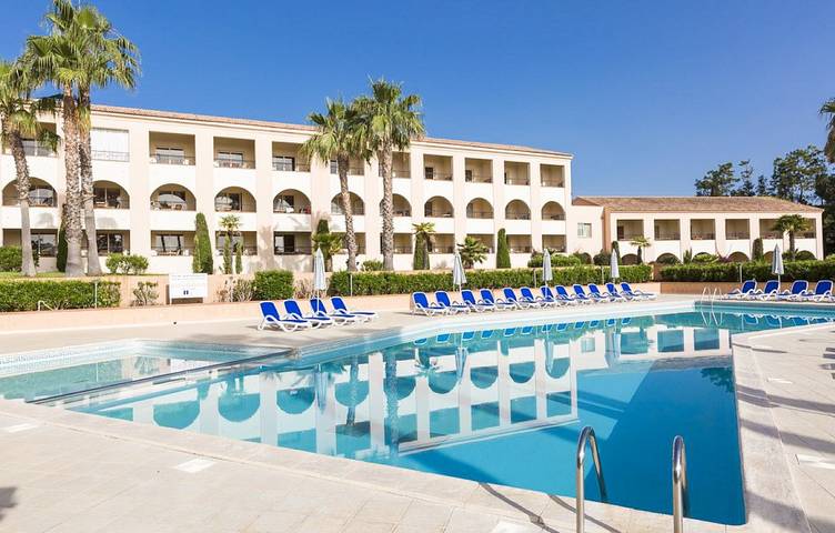 Appartement de vacances pour 4 personnes, avec bassin pour enfant ainsi que piscine et jardin, adapté aux familles - 1