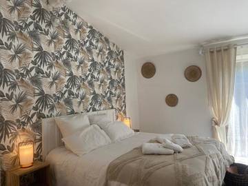 Gîte pour 2 personnes, avec jardin et piscine à Grans