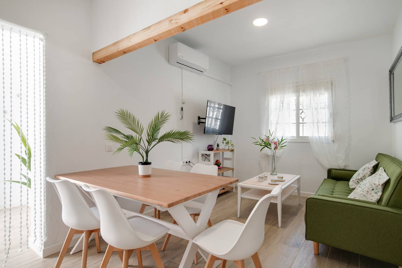 Casa de vacaciones 'Casa Mayo' con piscina privada, Wi-Fi y aire acondicionado in Conil de la Frontera, Costa de la Luz