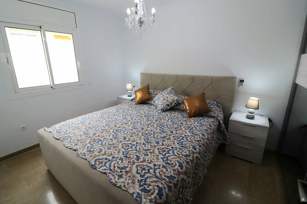 Villa Llevant Hot Tub, piscina, 400 metros de la playa A / C completo Wifi in Miami Playa, Costa Dorada