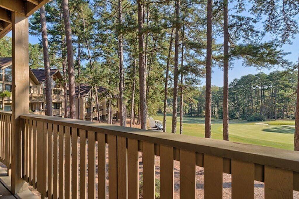 Ganze Wohnung, Keowee Key ~ Cozy Condo ~ Golf Course View - Amenities in Lake Keowee