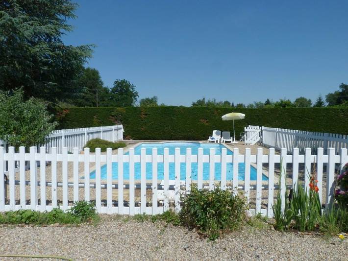 Chambre d’hôte pour 2 personnes, avec Terrasse ainsi que Jardin et Piscine à Sainte-Terre
