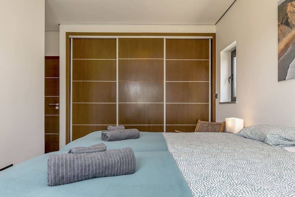 Casa Amizade - mit atemberaubendem Meerblick! in Arrifana, Aljezur