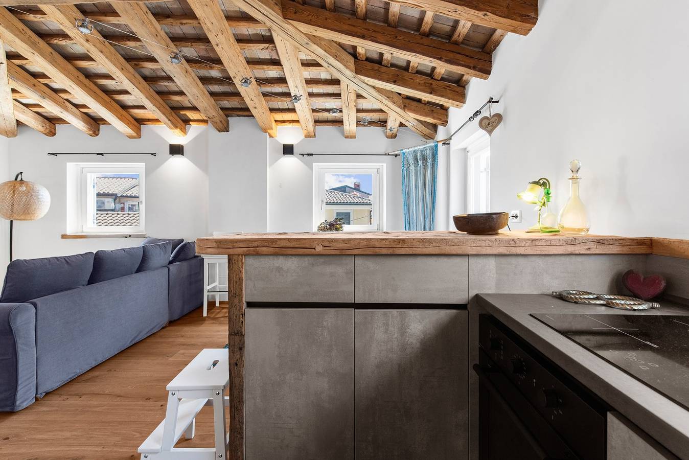 Ganze Wohnung, Neu renoviertes Rustikal-Apartment im Herzen des Stadtzentrums von Novigrad, nur wenige Schritte vom Strand entfernt in Novigrad, Umag und Umgebung